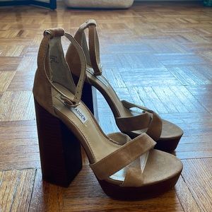 Steve Madden Tan Suede Sandals